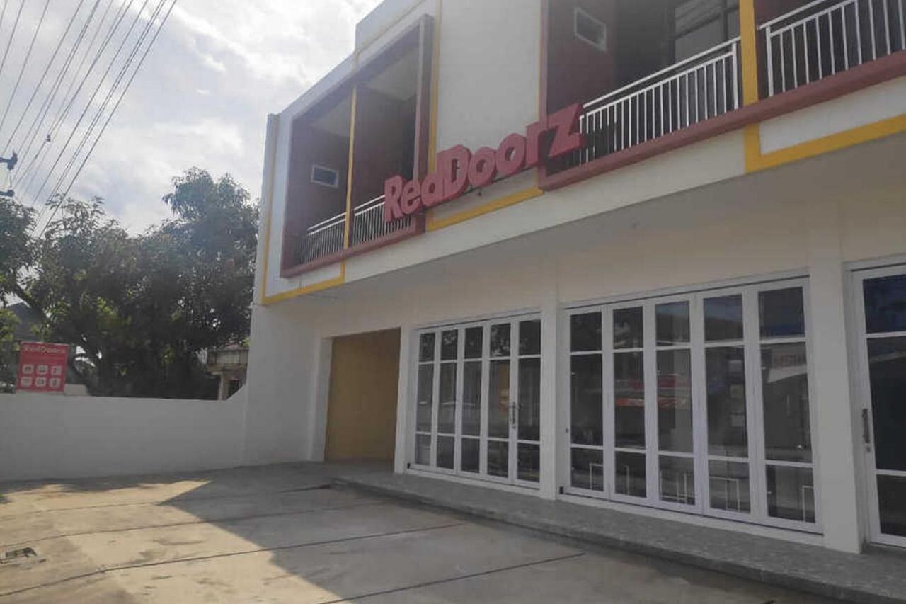 Reddoorz Near Universitas Muhammadiyah Purwokerto Kembaran Exterior photo