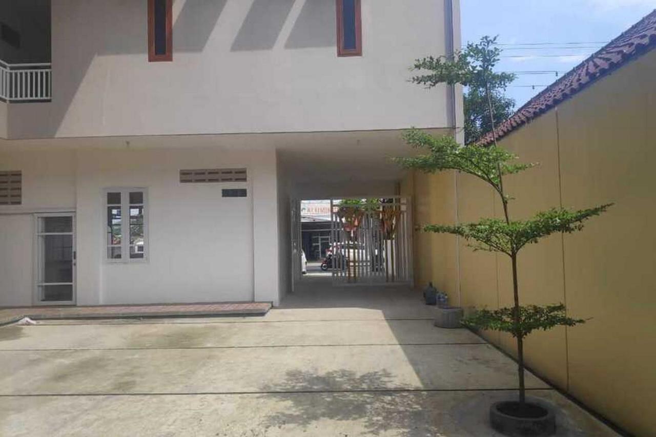 Reddoorz Near Universitas Muhammadiyah Purwokerto Kembaran Exterior photo